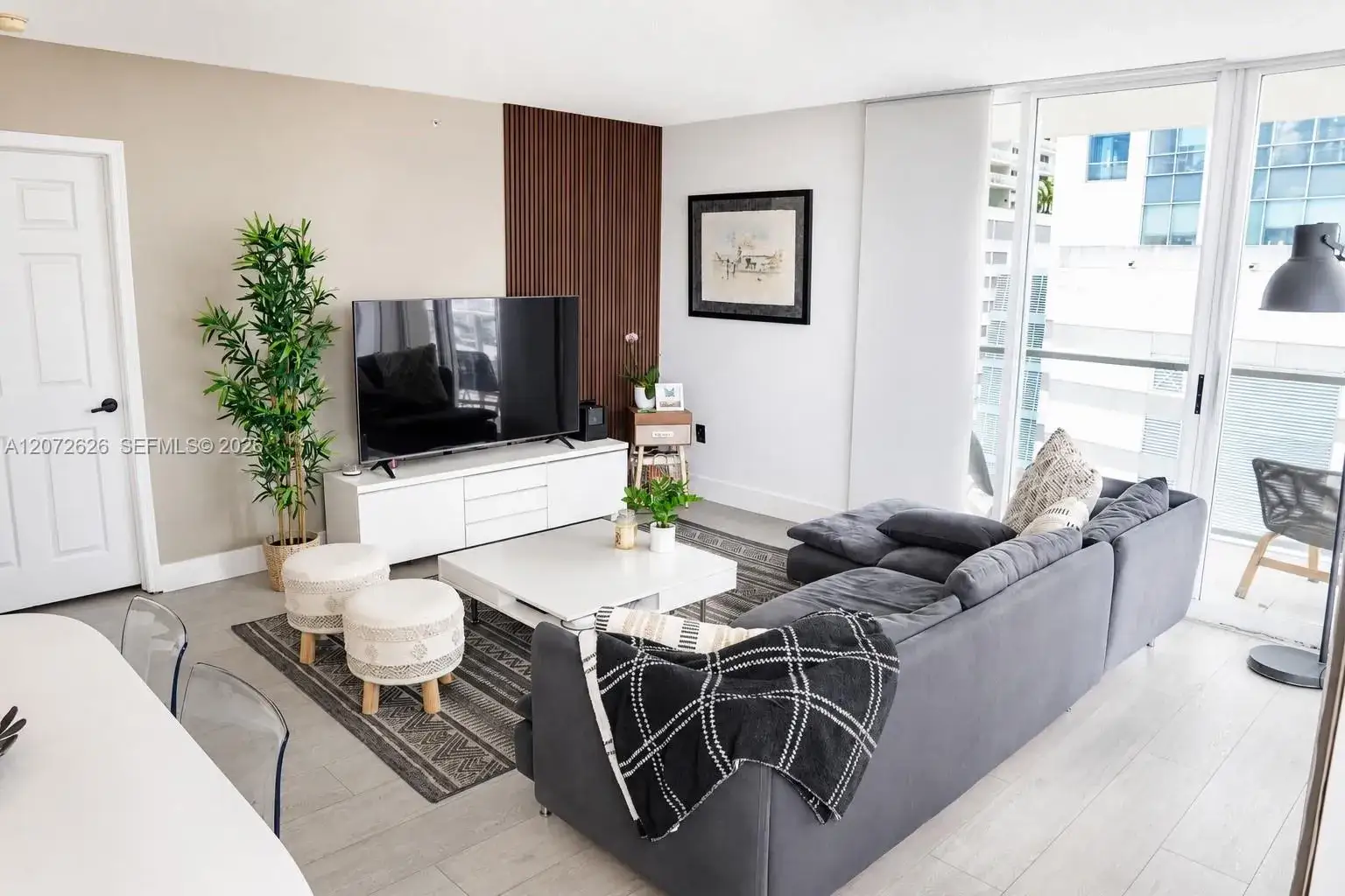 3 bedroom 2 bath Residential for sale at 1155 Brickell Bay Dr # 902, Miami FL 33131