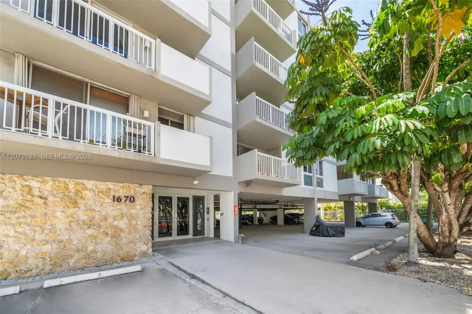 1 bedroom 1 bath Residential for sale at 1670 Bay Rd # 4B, Miami Beach FL 33139