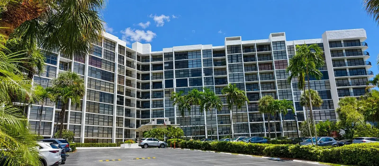 1 bedroom 2 bath Residential Lease for rent at 600 Parkview Dr # 224, Hallandale Beach FL 33009