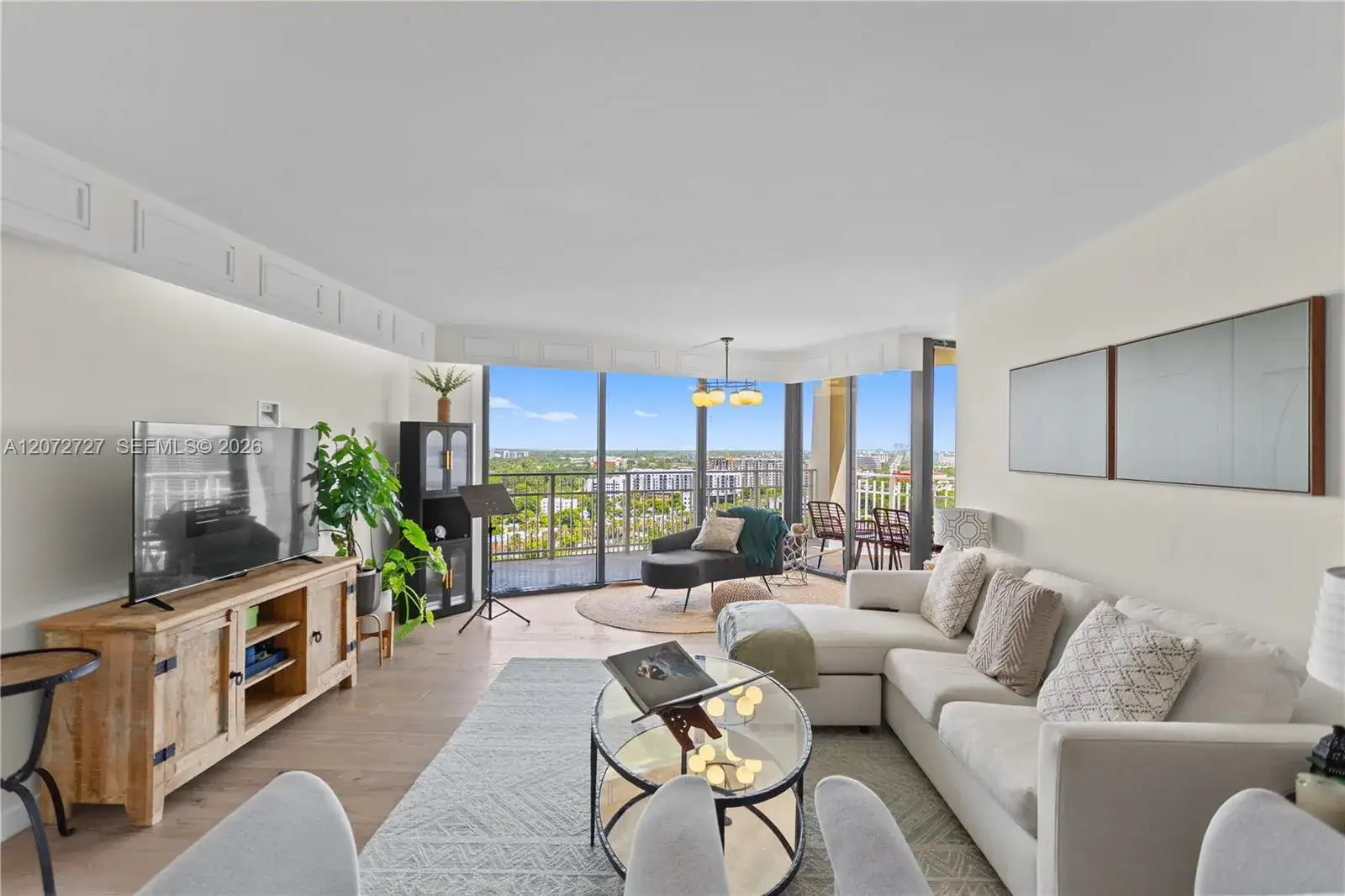 2 bedroom 2 bath Residential Lease for rent at 1000 Quayside Ter # 05, Miami FL 33138