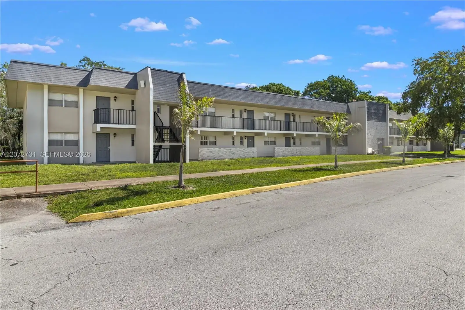 2 bedroom 2 bath Residential for sale at 7925 Fairview Dr # 105, Tamarac FL 33321