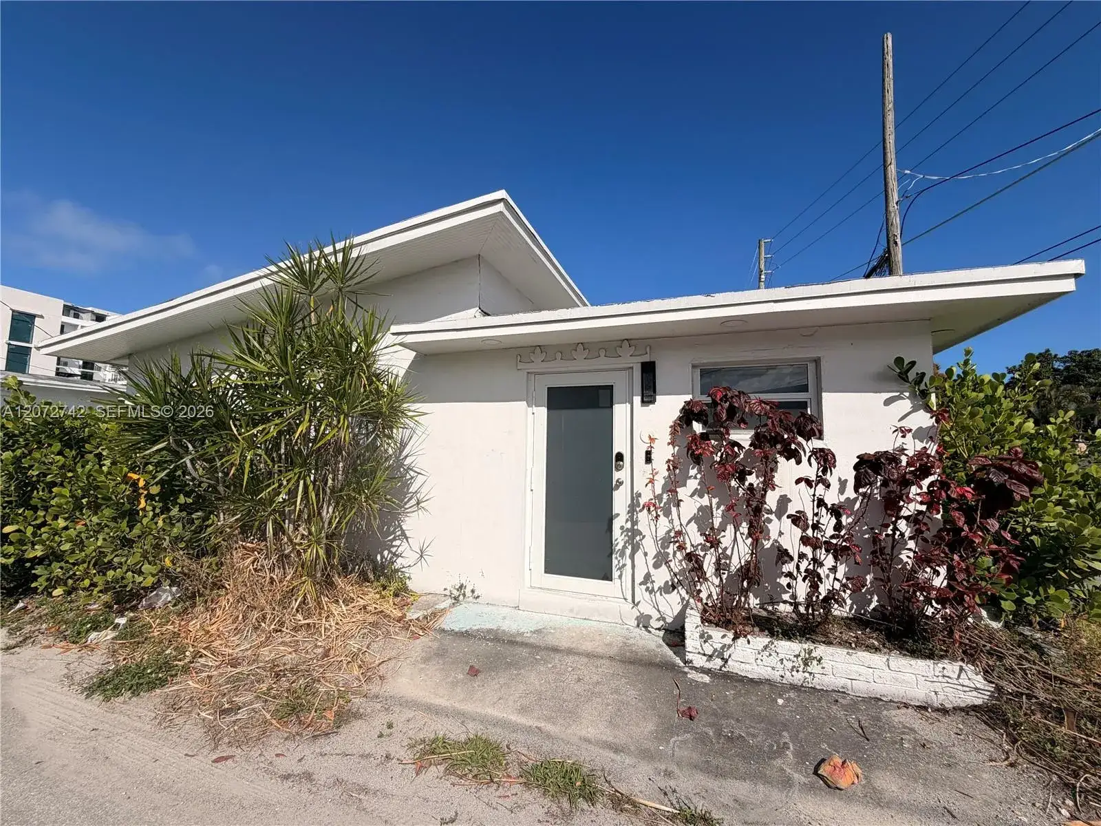 1 bedroom 1 bath Residential Lease for rent at 2036 Jackson St # 2, Hollywood FL 33020