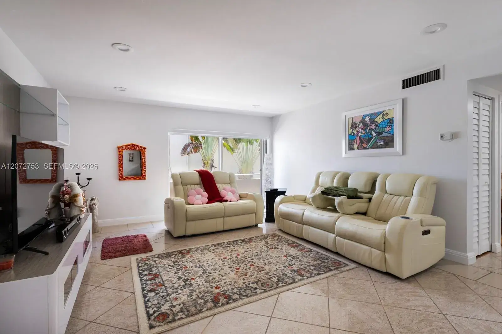 2 bedroom 1 bath Residential Lease for rent at 7757 SW 86th St # 218, Miami FL 33143
