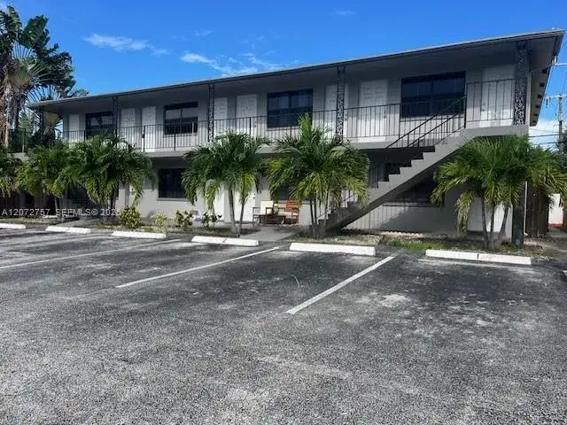 1 bedroom 1 bath Residential Lease for rent at 5610 NE 18th Ave # 6, Fort Lauderdale FL 33334