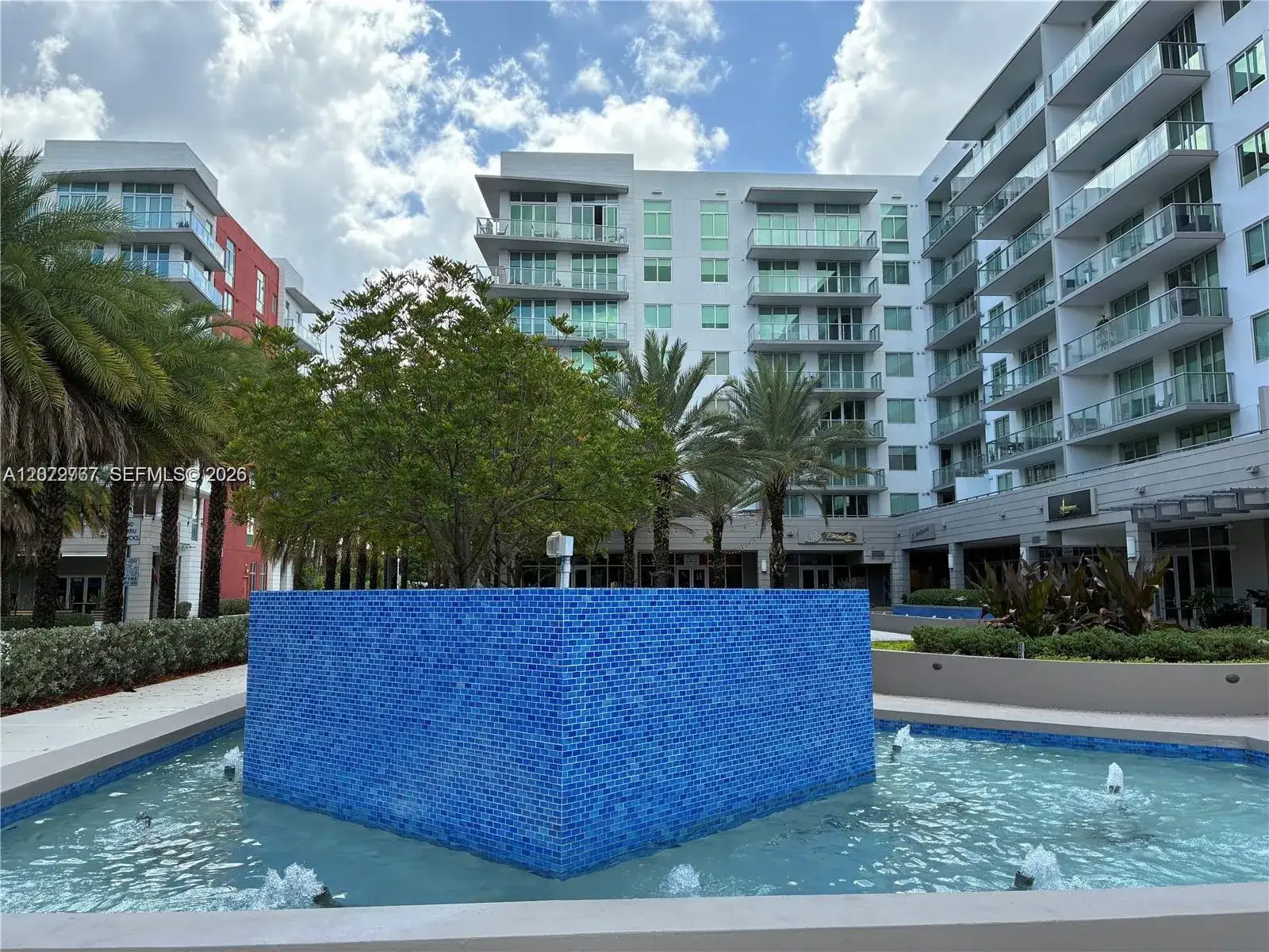 1 bedroom 1 bath Residential for sale at 7661 NW 107th Ave # 202, Doral FL 33178