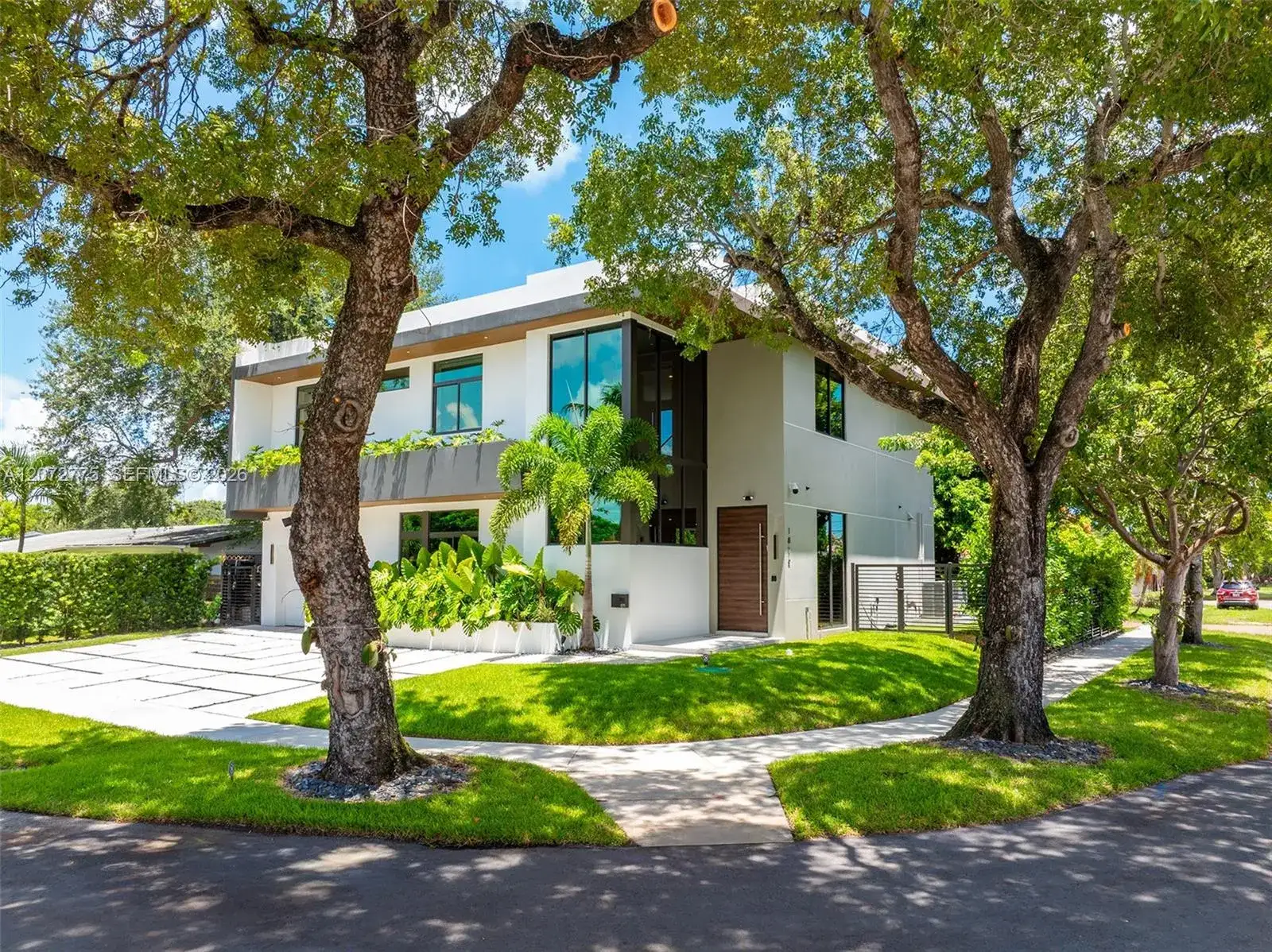 5 bedroom 4 bath Residential for sale at 1875 NE 193rd St, Miami FL 33179