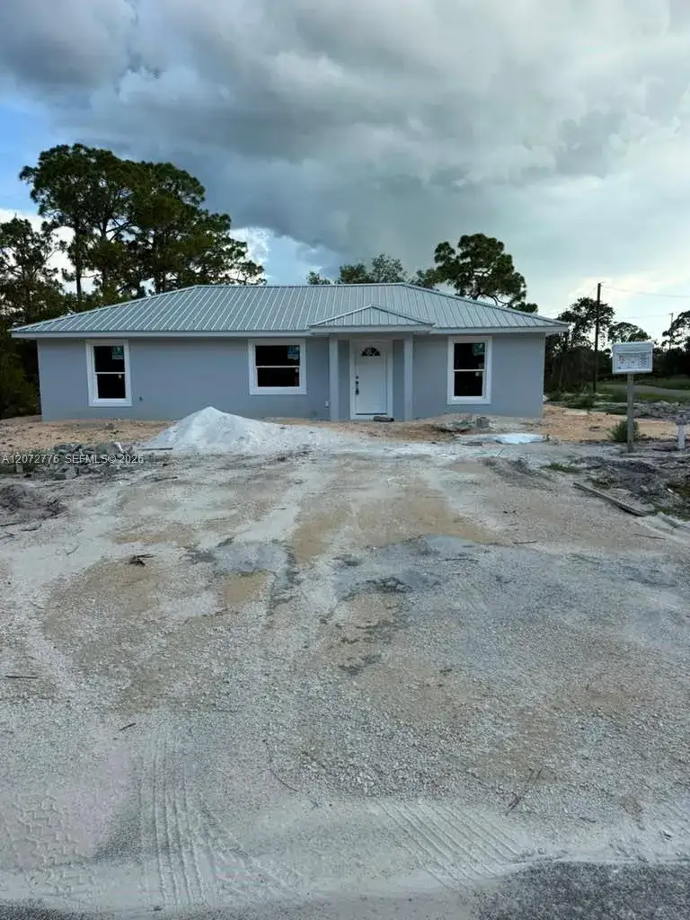 3 bedroom 2 bath Residential for sale at 220 E CANAL WAY NE, Lake Placid FL 33852