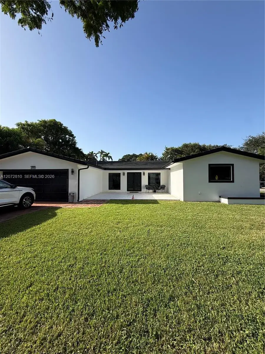 6901 S Miami Lakeway S, Miami Lakes FL 33014
