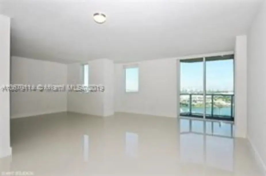 2 bedroom 2 bath Residential Lease for rent at 244 Biscayne Blvd # 1102, Miami FL 33132