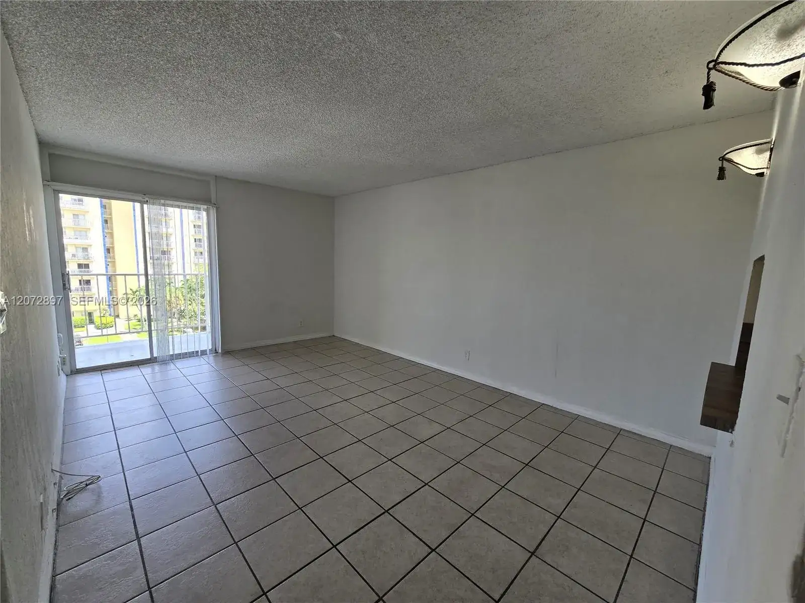 2 bedroom 1 bath Residential Lease for rent at 801 NW 47th Ave # 501W, Miami FL 33126