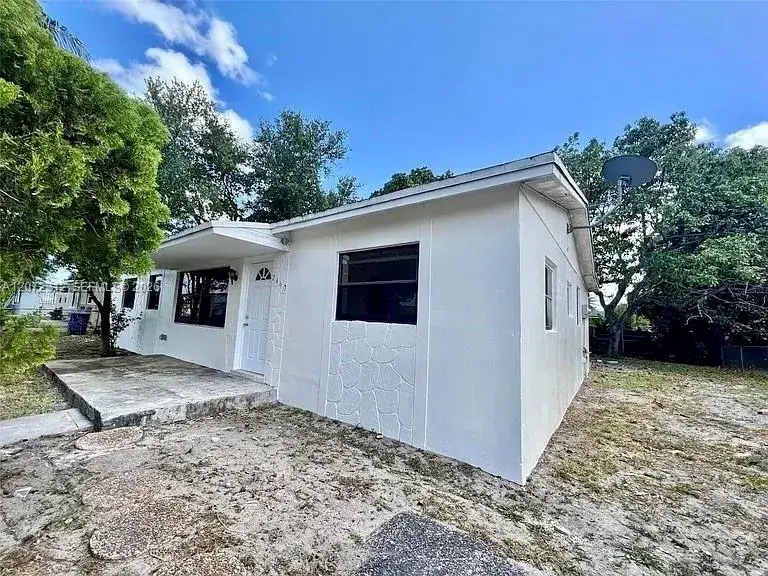 4 bedroom 3 bath Residential Lease for rent at 2460 NW 179th St # 2460, Miami Gardens FL 33056