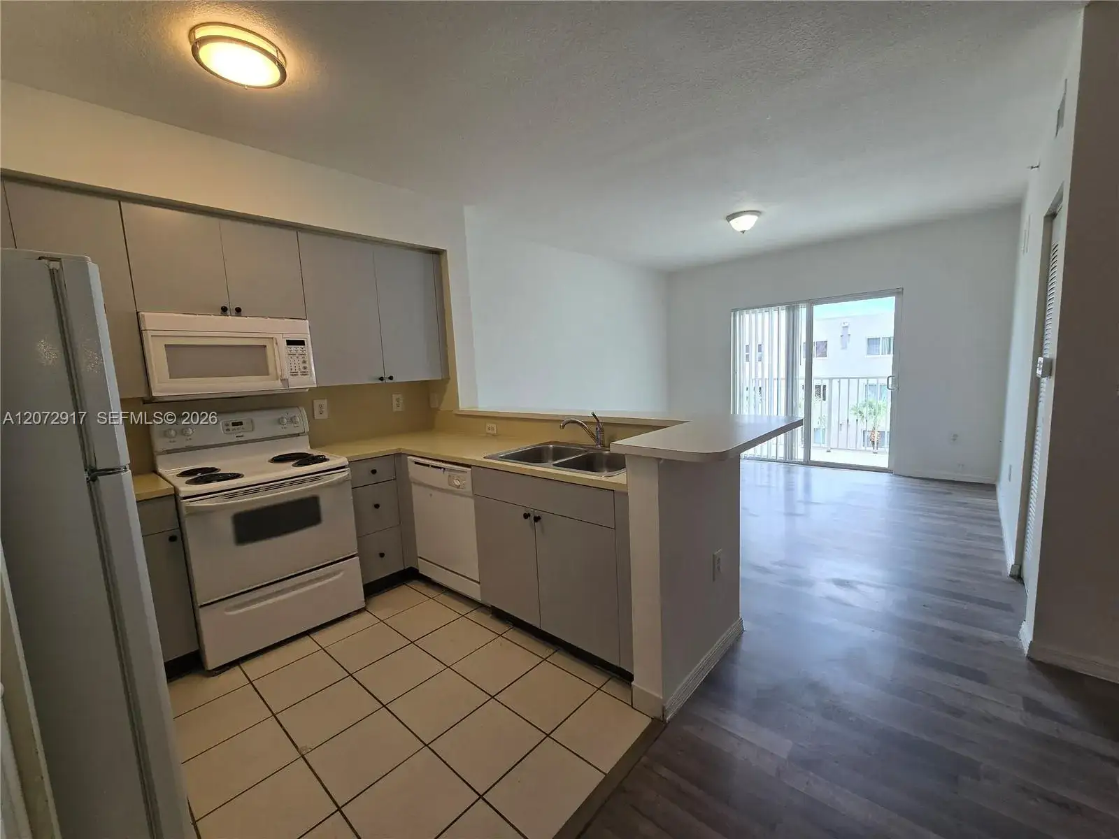 2 bedroom 2 bath Residential Lease for rent at 11060 SW 196th St # 413, Cutler Bay FL 33157
