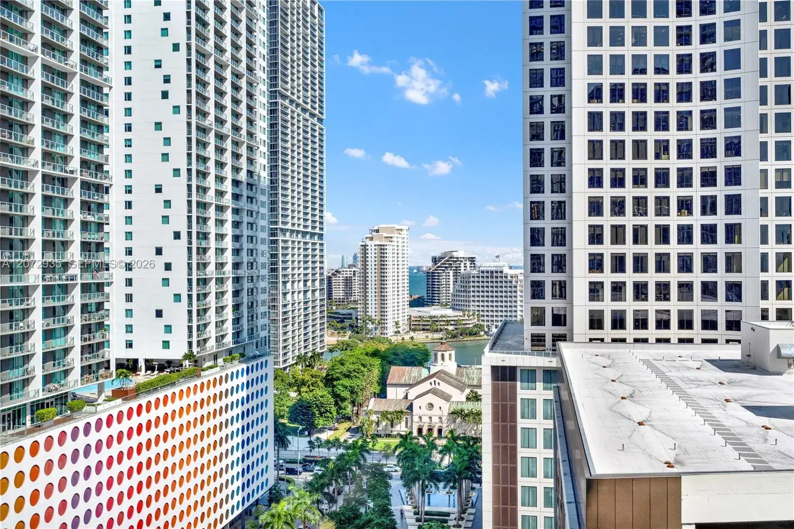 2 bedroom 2 bath Residential Lease for rent at 68 SE 6th St # 1207, Miami FL 33131