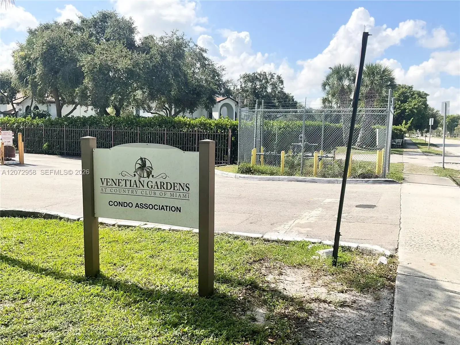 2 bedroom 2 bath Residential for sale at 17901 NW 68th Ave # T207, Hialeah FL 33015