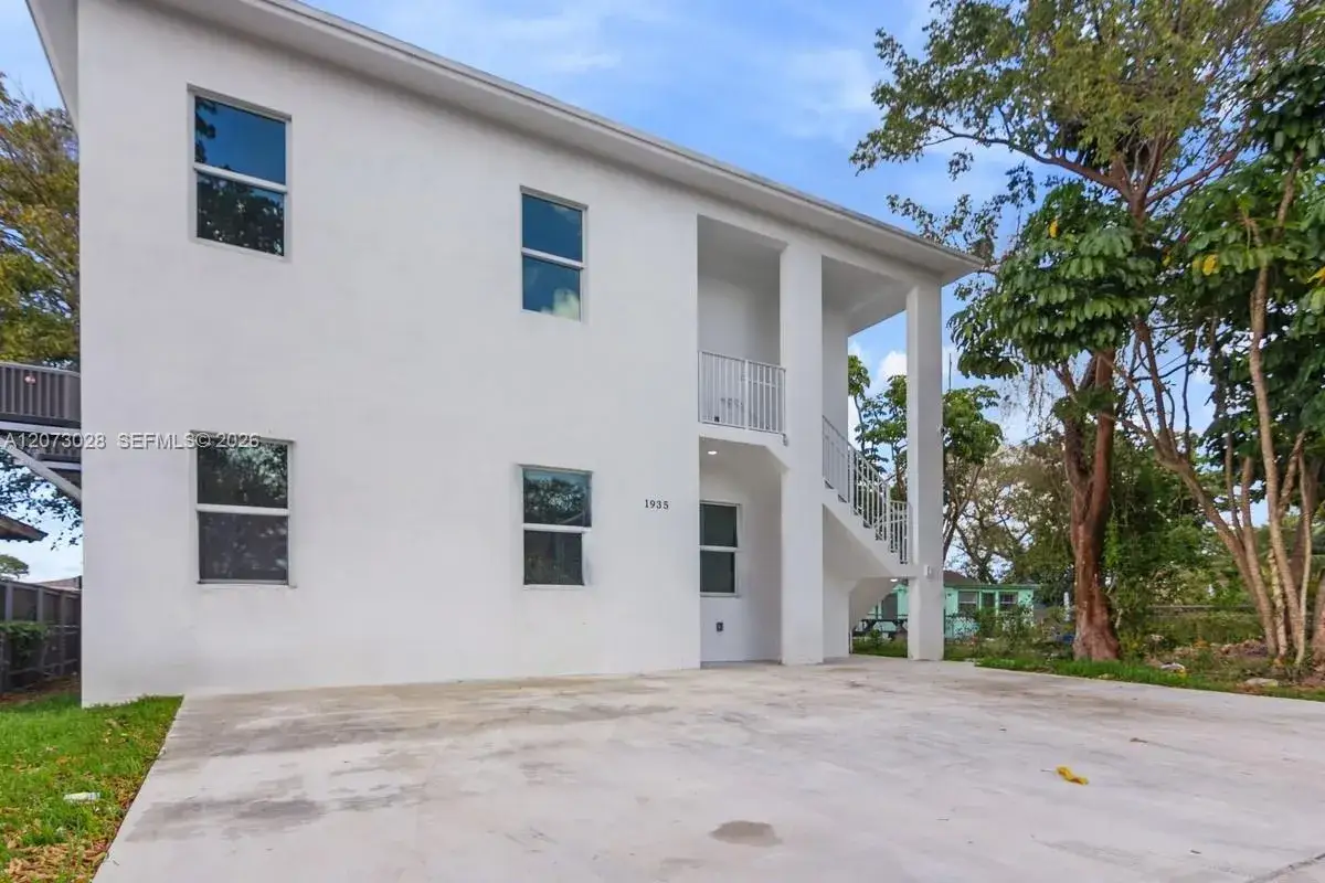 3 bedroom 2 bath Residential Lease for rent at 1935 NW 71st St # A, Miami FL 33147