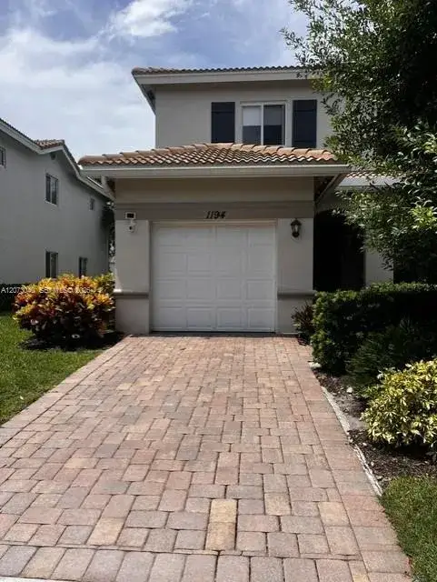 3 bedroom 2 bath Residential for sale at 1194 Paisley Ct, Lake Worth FL 33461