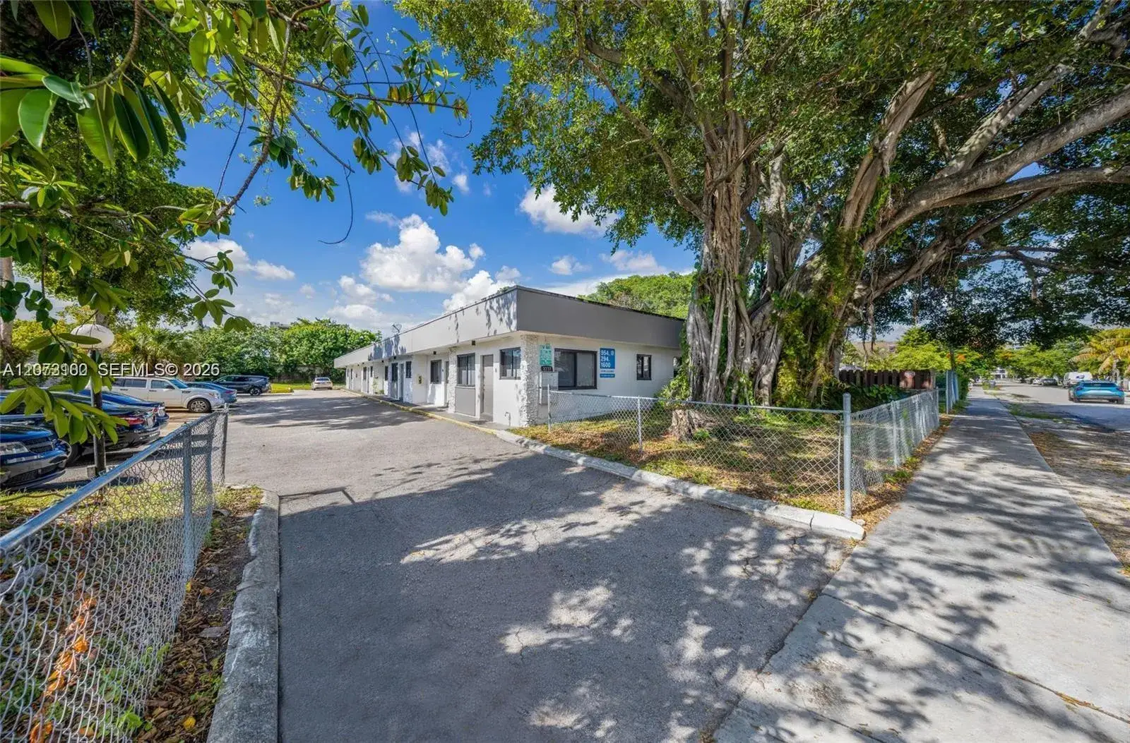 2 bedroom 2 bath Residential Lease for rent at 2237 Taylor St # 3B, Hollywood FL 33020