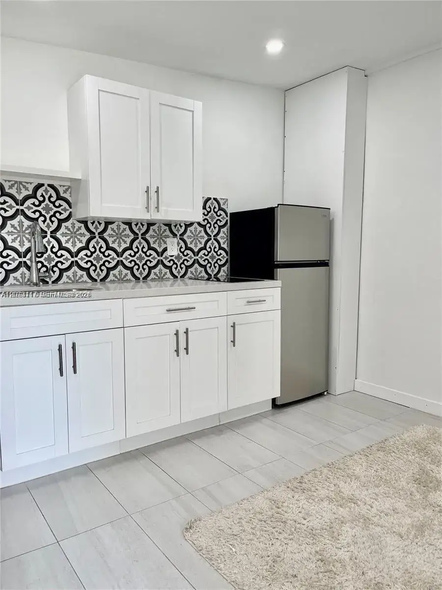 1 bedroom 1 bath Residential Lease for rent at 2310 N 57th Way # 3, Hollywood FL 33021