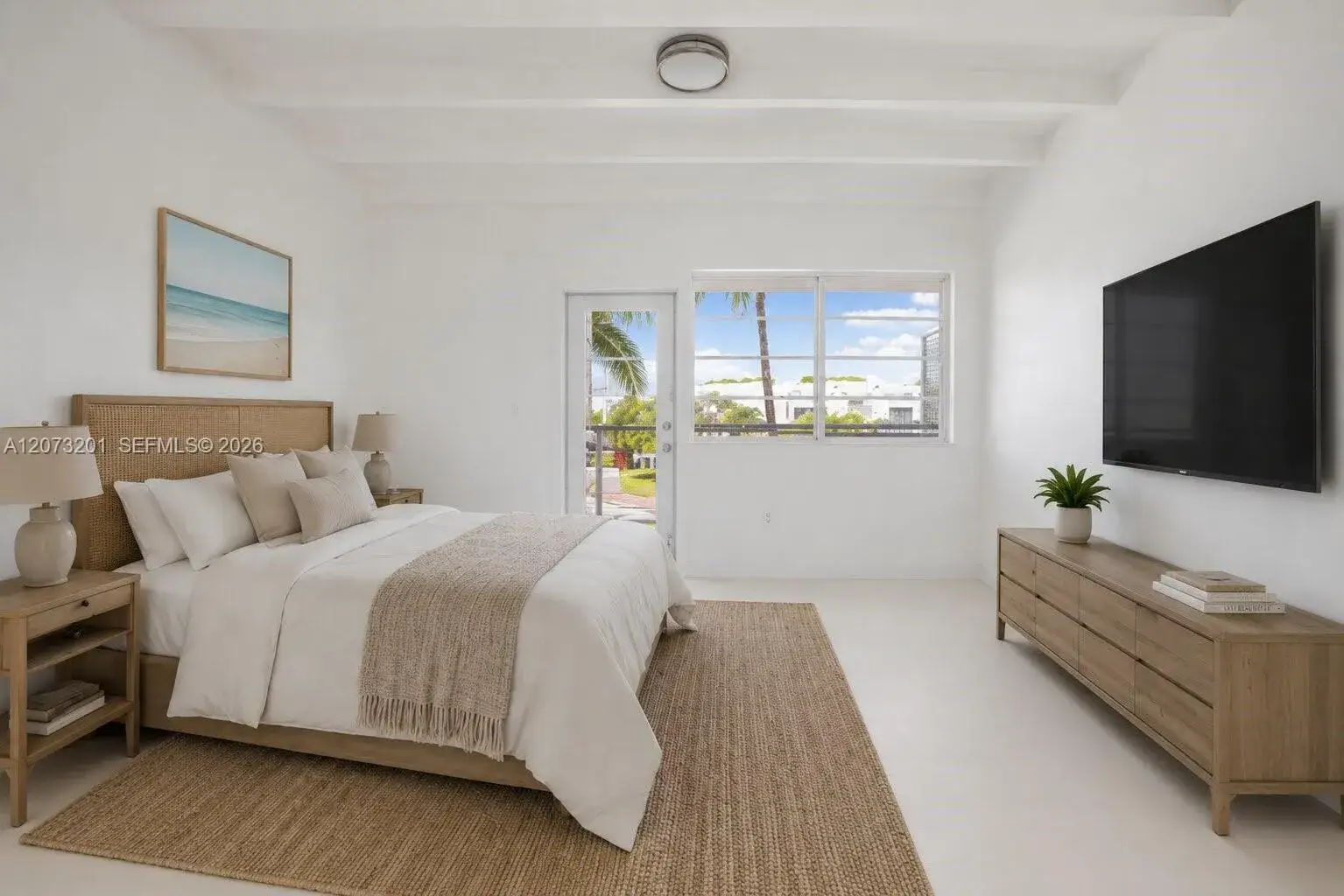 1 bath Residential Lease for rent at 3915 N Meridian Ave # 201, Miami Beach FL 33140