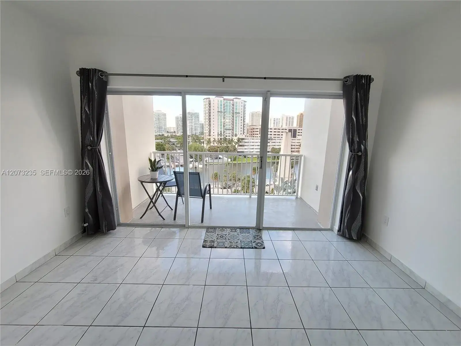 1 bedroom 1 bath Residential for sale at 300 Bayview Dr # 603, Sunny Isles Beach FL 33160