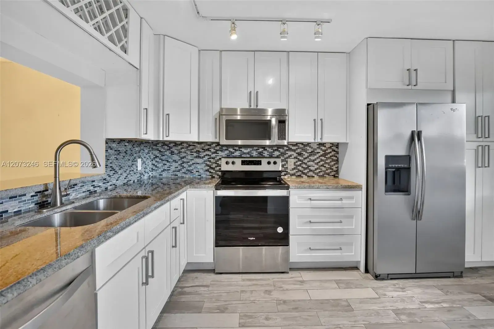 2 bedroom 2 bath Residential for sale at 900 SW 125th Way # 105R, Pembroke Pines FL 33027