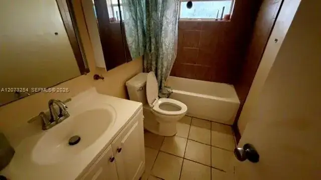 2 bedroom 1 bath Residential Lease for rent at 2319 Jackson St # 8, Hollywood FL 33020