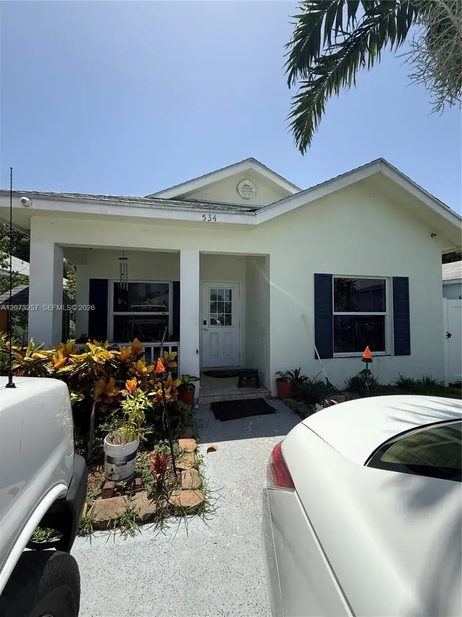 1 bedroom 1 bath Residential Lease for rent at 534 18th St, West Palm Beach FL 33407
