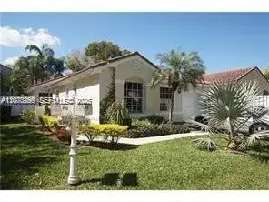 4 bedroom 2 bath Residential Lease for rent at 882 Garnet Cir # 882, Weston FL 33326