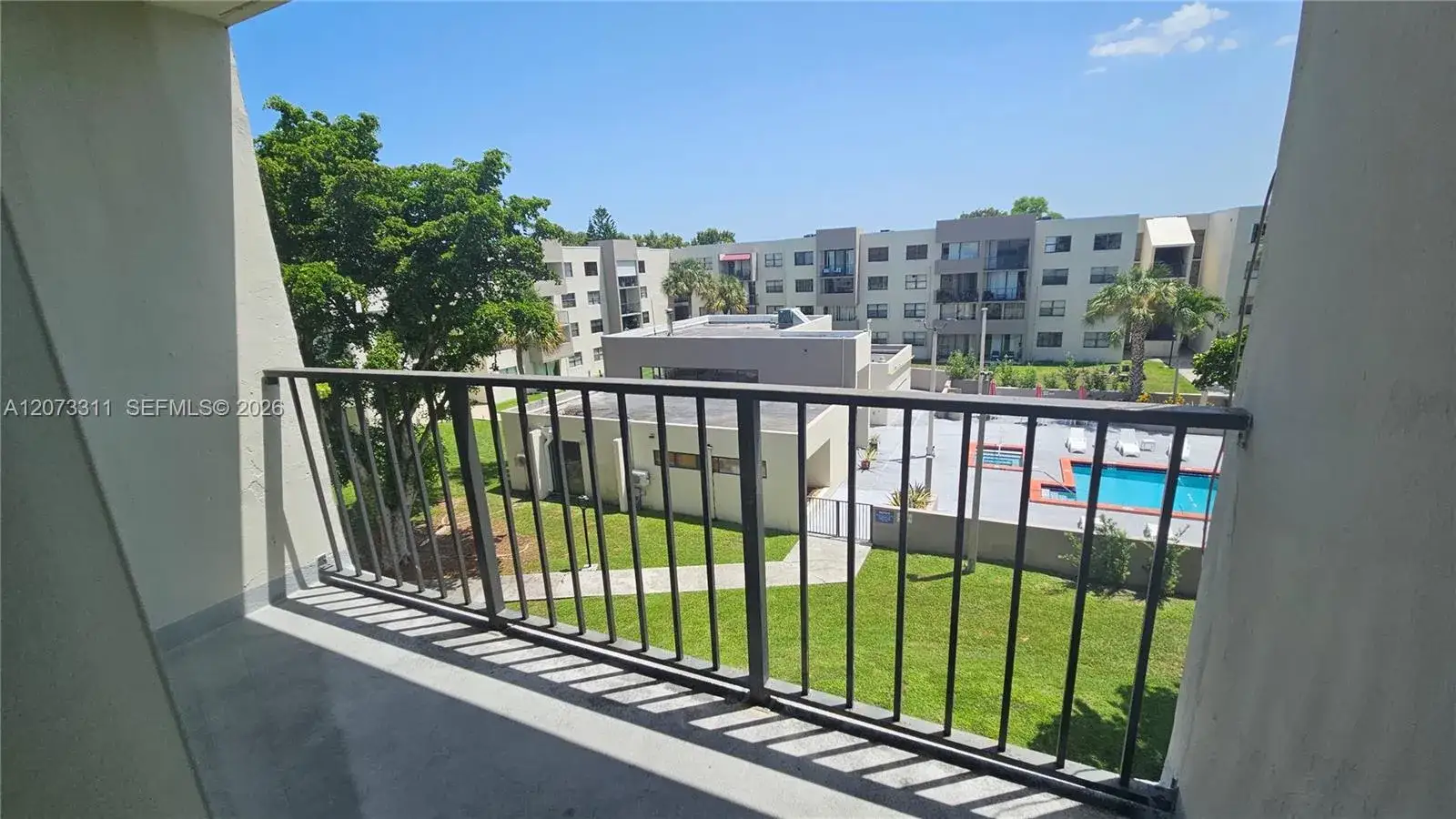 2 bedroom 2 bath Residential for sale at 8000 SW 149th Ave # A411, Miami FL 33193