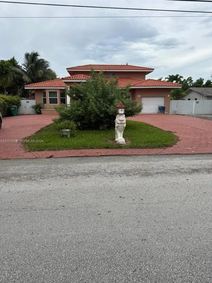 13926 SW 14th St, Miami FL 33184