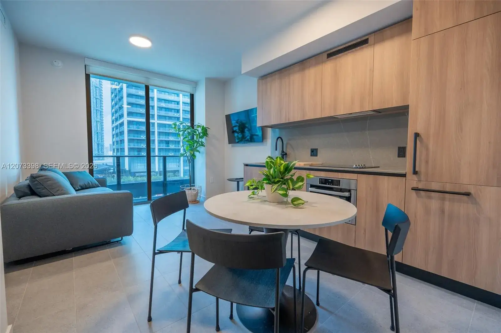 1 bedroom 2 bath Residential Lease for rent at 121 NE 5th St # 1710, Miami FL 33132