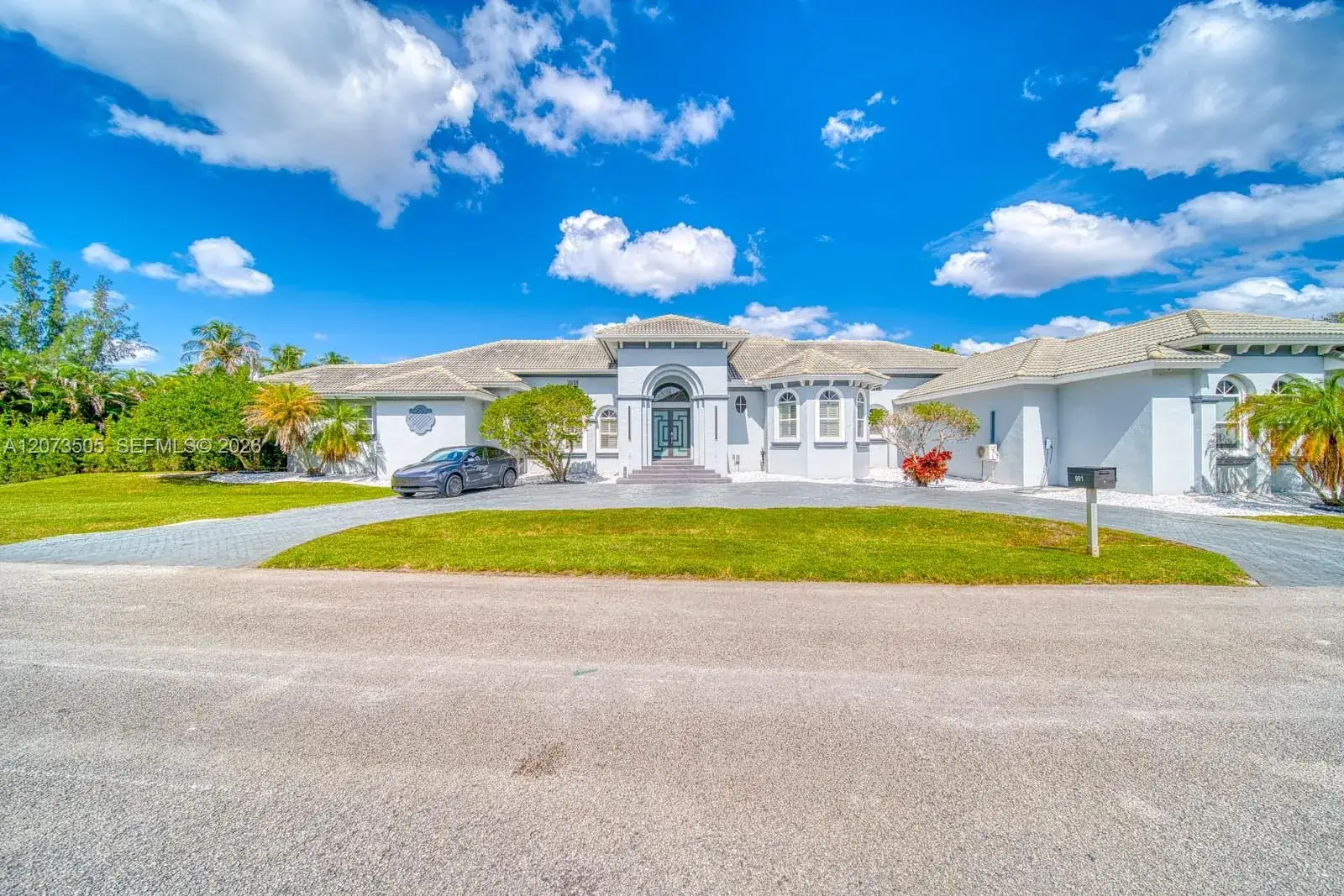 5 bedroom 4 bath Residential for sale at 901 NW 122nd Ave, Plantation FL 33325