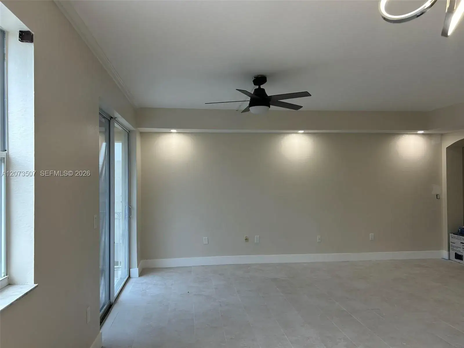 3 bedroom 2 bath Residential Lease for rent at 8964 W Flagler St # 209, Miami FL 33174