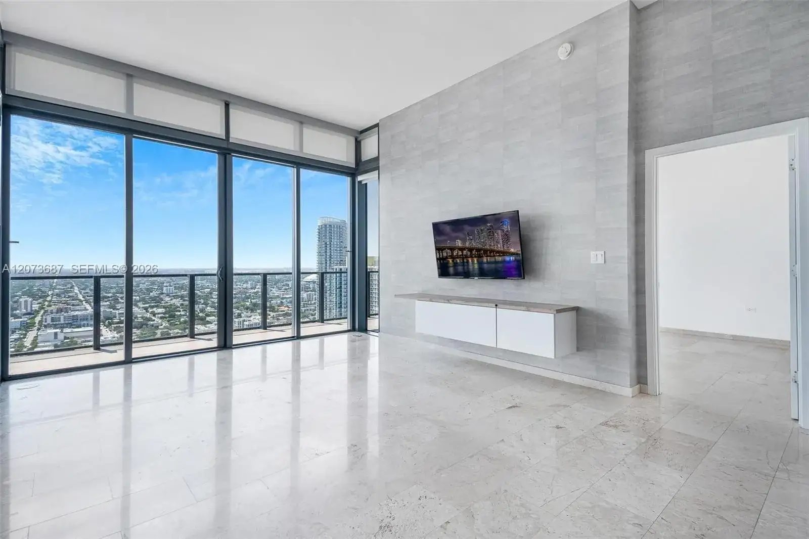 2 bedroom 2 bath Residential for sale at 88 SW 7th St # 4004, Miami FL 33130