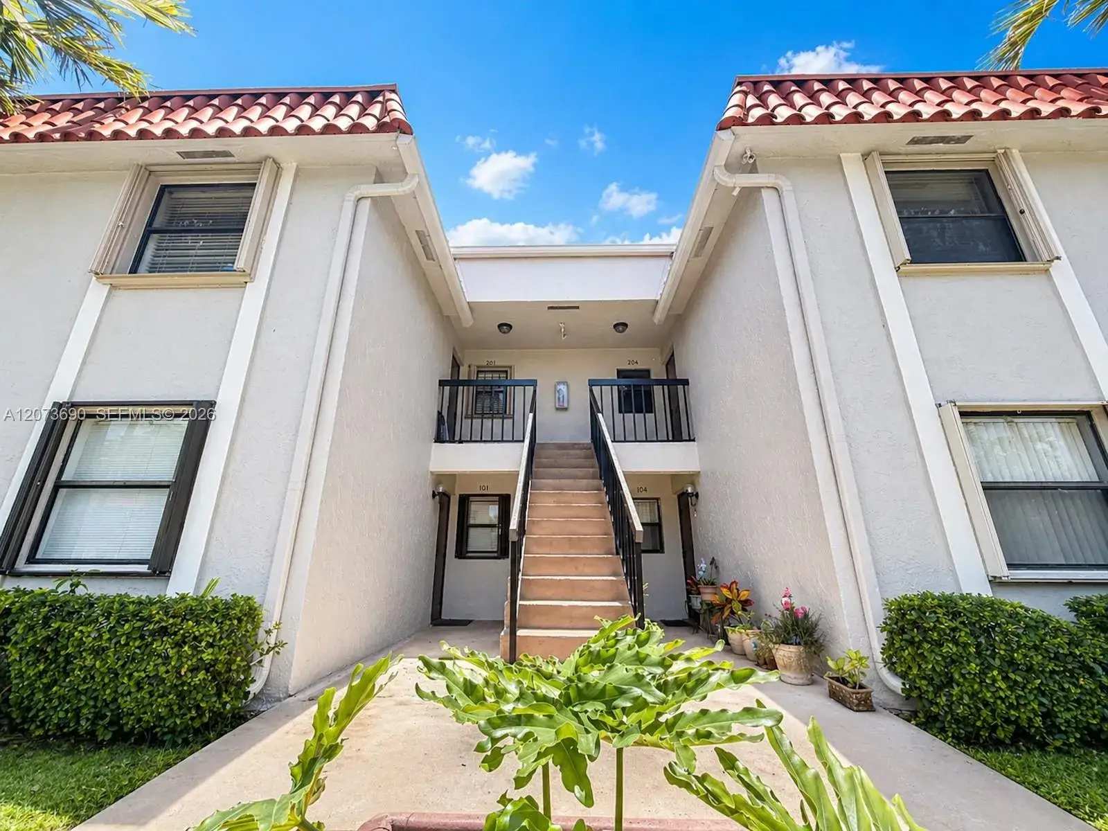 3 bedroom 2 bath Residential Lease for rent at 9730 Hammocks Blvd # 28, Miami FL 33196