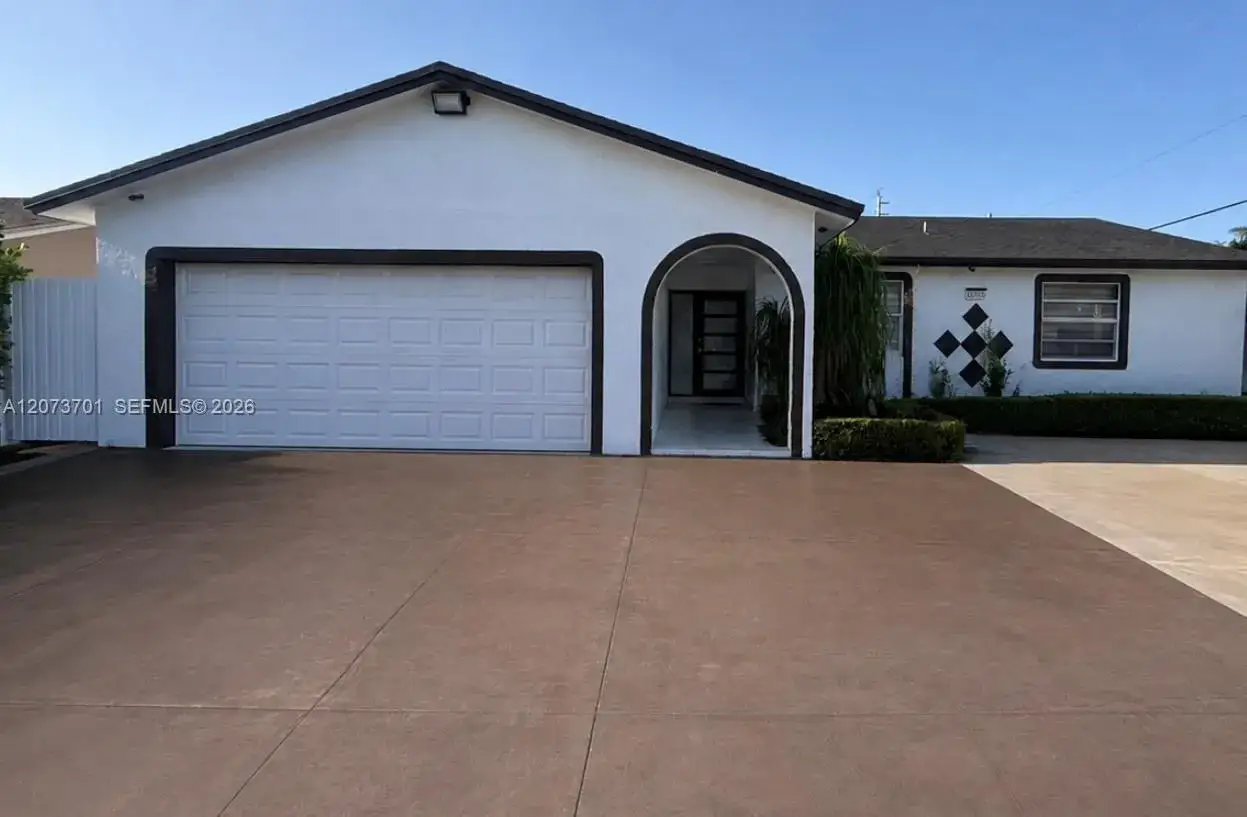3 bedroom 2 bath Residential for sale at 13390 SW 257th Ter, Homestead FL 33032