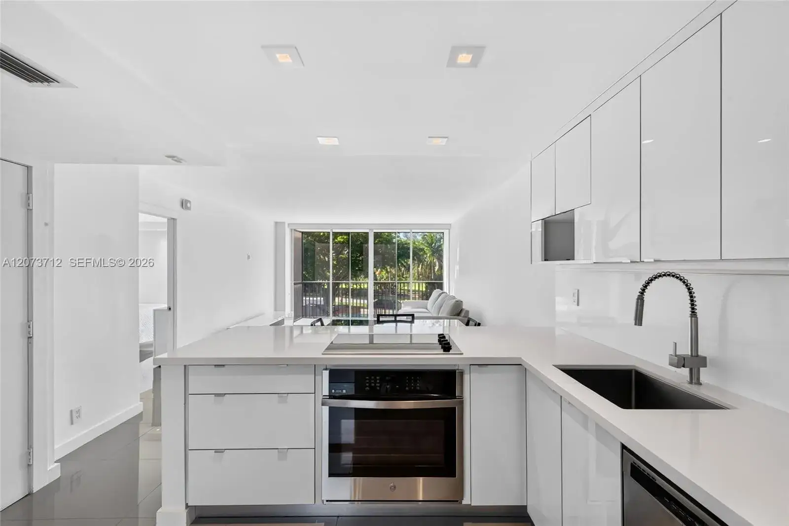 3301 N Country Club Dr # 310, Aventura FL 33180