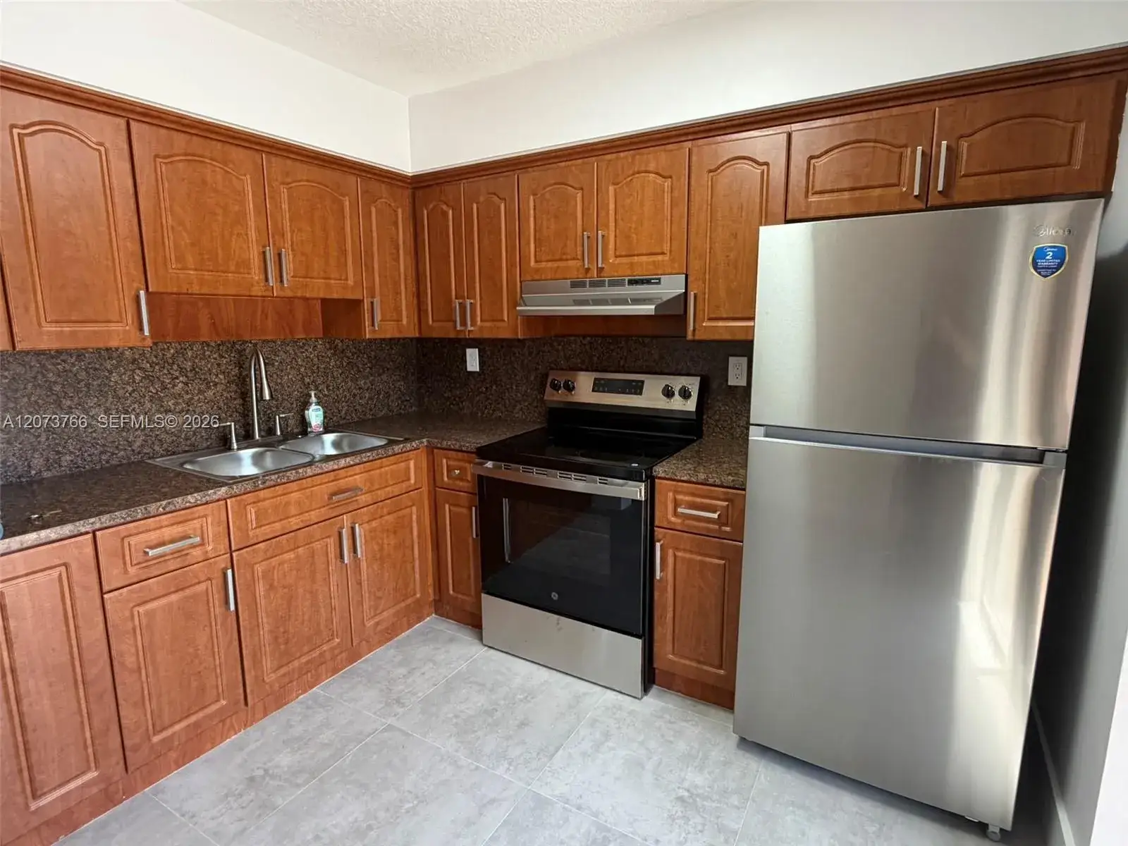 2 bedroom 2 bath Residential Lease for rent at 1360 W 41st St # 103, Hialeah FL 33012