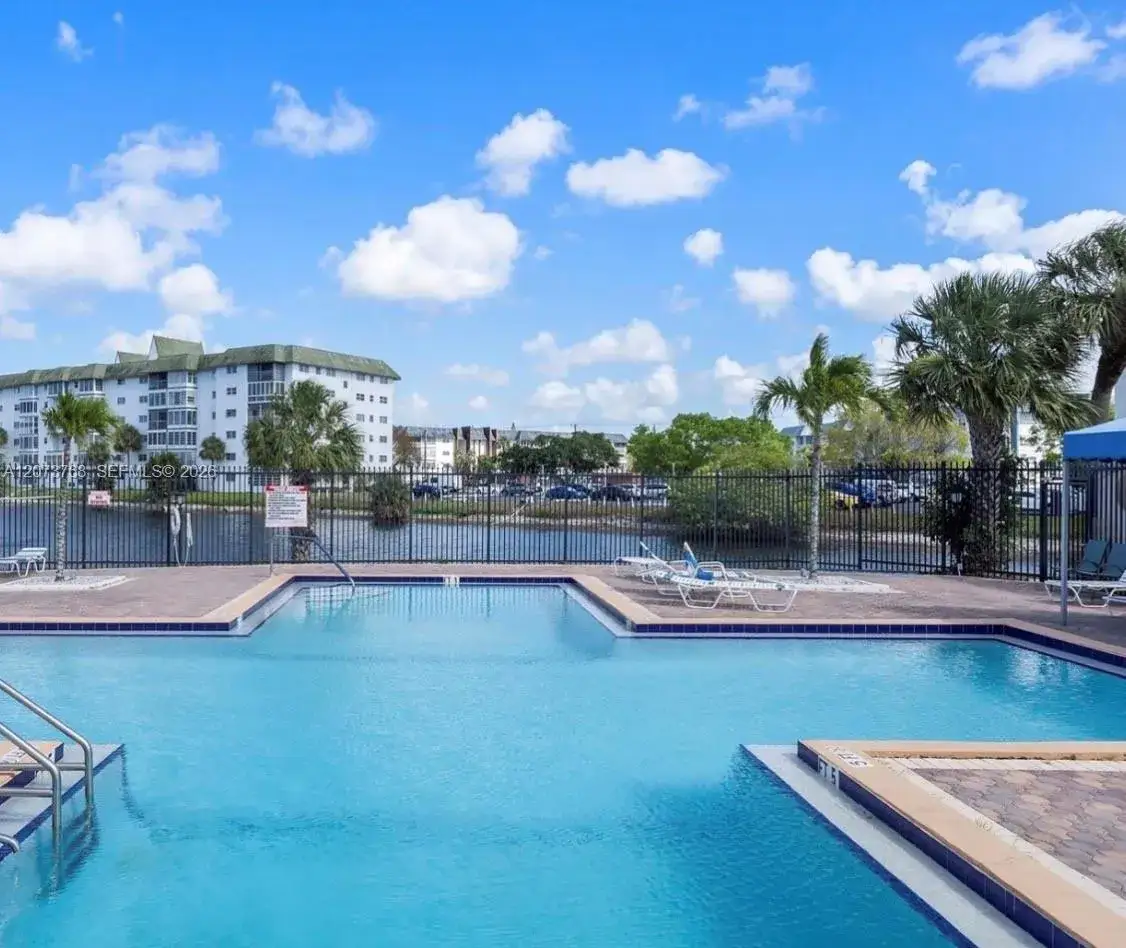 1 bedroom 1 bath Residential Lease for rent at 4851 NW 21st St # 510, Lauderhill FL 33313