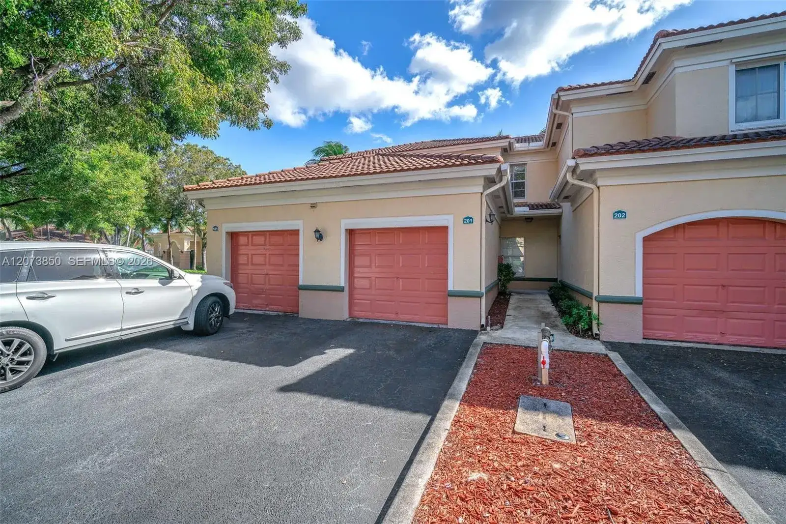 2532 Centergate Dr # 201, Miramar FL 33025