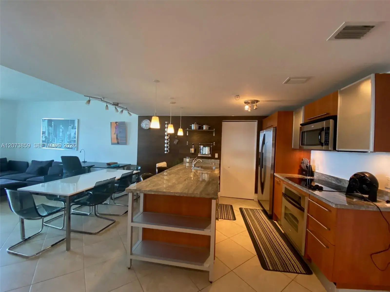 1 bedroom 1 bath Residential for sale at 185 SW 7th St # 1607, Miami FL 33130