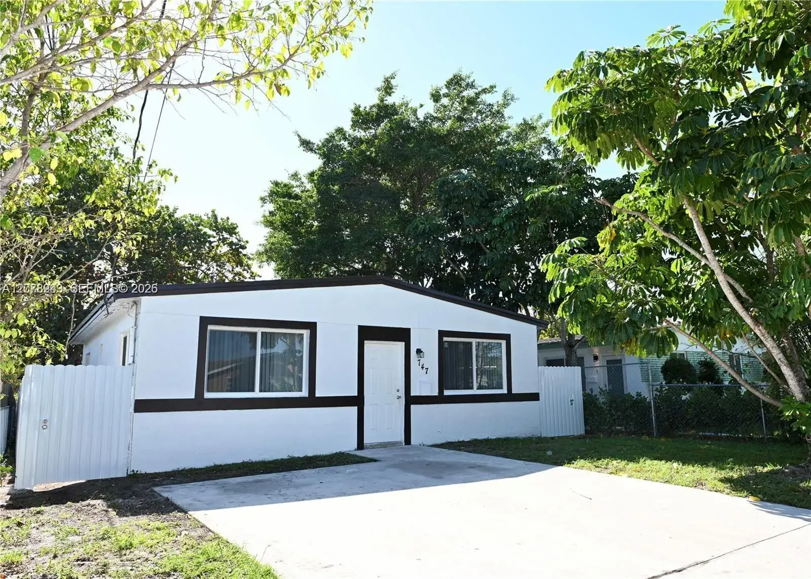 3 bedroom 1 bath Residential Lease for rent at 747 NW 5th Ct, Hallandale Beach FL 33009
