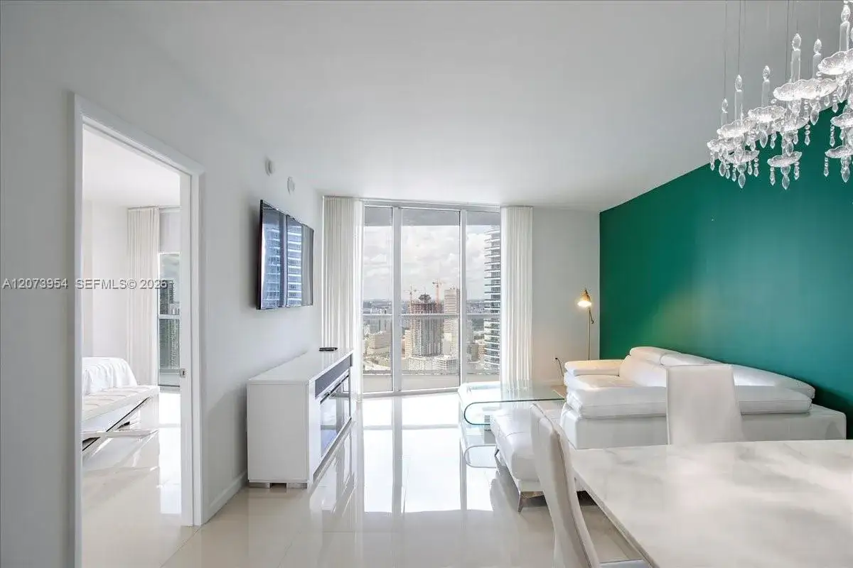 1 bedroom 1 bath Residential Lease for rent at 465 Brickell Ave # 4306, Miami FL 33131
