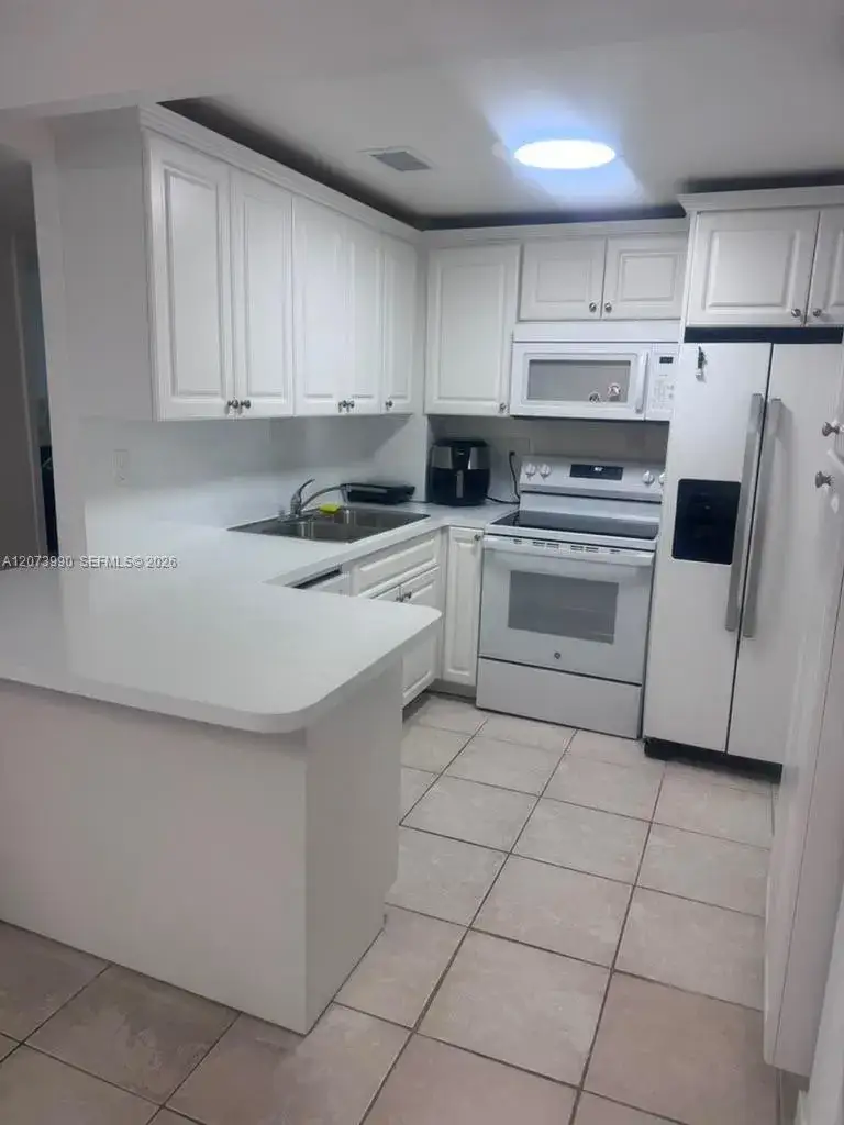 1 bedroom 1 bath Residential for sale at 1913 S Ocean Dr # 422, Hallandale Beach FL 33009