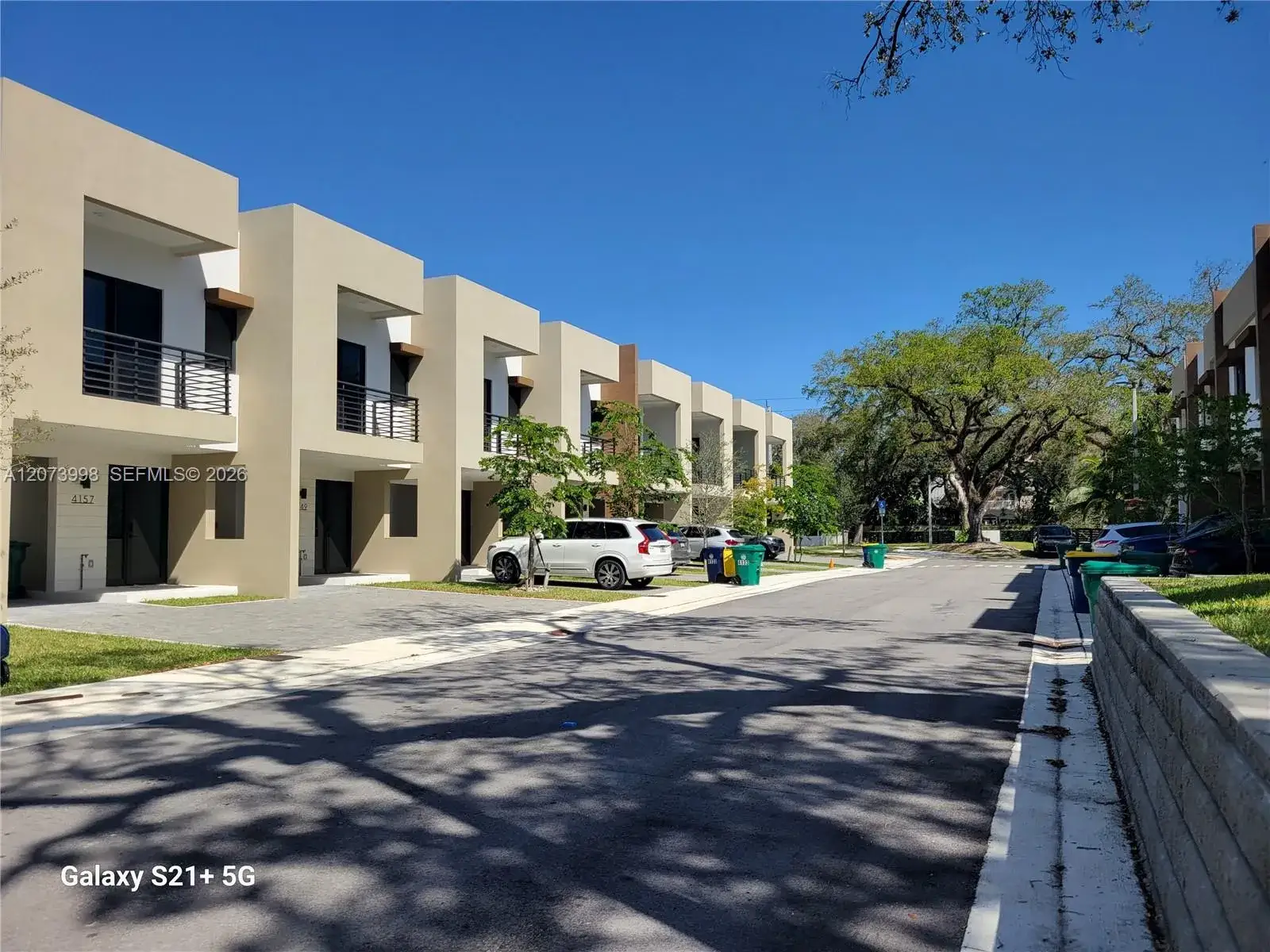 3 bedroom 2 bath Residential for sale at 4117 N Oak Pl, Dania Beach FL 33314