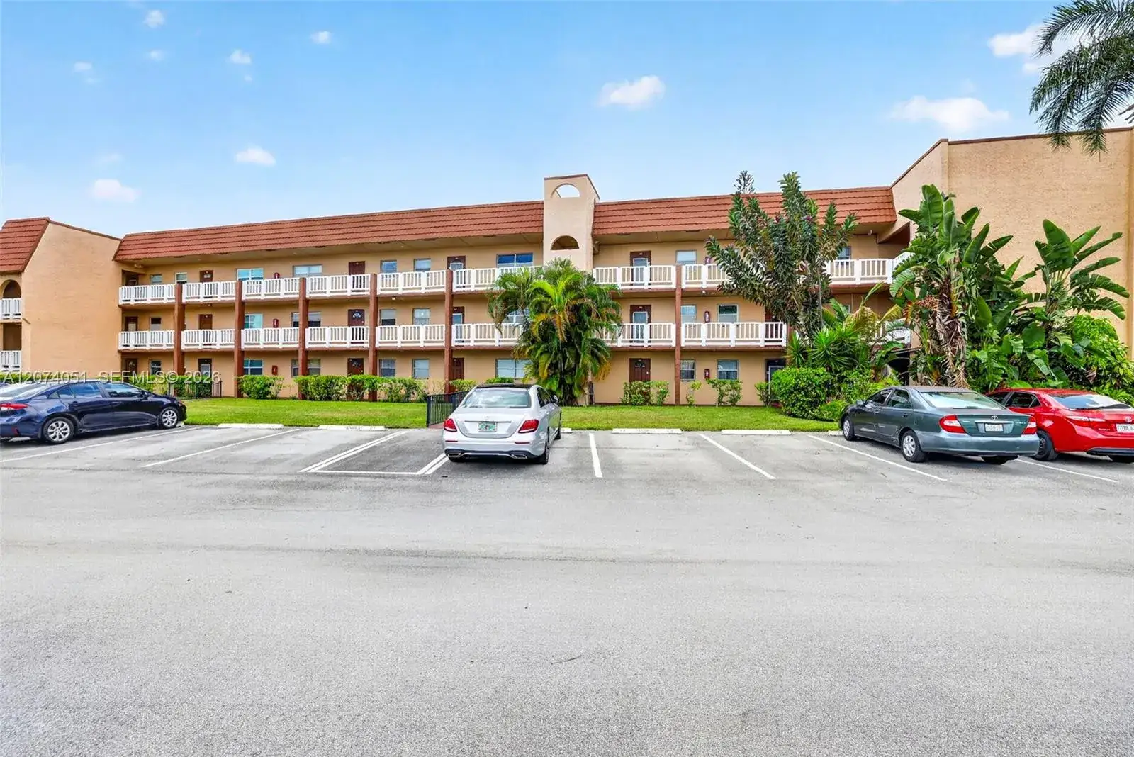 1 bedroom 1 bath Residential for sale at 2731 N Pine Island Rd # 205, Sunrise FL 33322