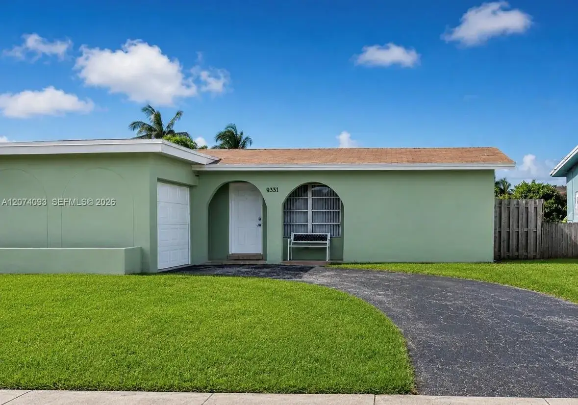 2 bedroom 2 bath Residential for sale at 9331 NW 24th Pl, Sunrise FL 33322