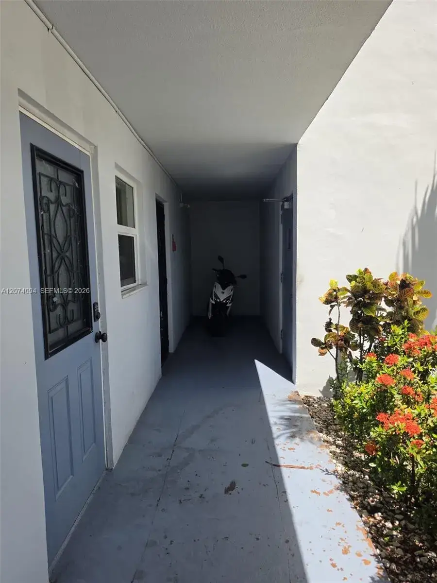 2 bedroom 2 bath Residential for sale at 300 NE 12th Ave # 108, Hallandale Beach FL 33009