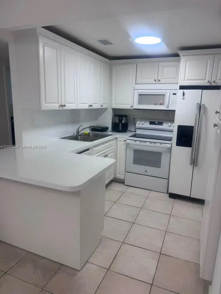 1 bedroom 1 bath Residential Lease for rent at 1913 S Ocean Dr # 422, Hallandale Beach FL 33009
