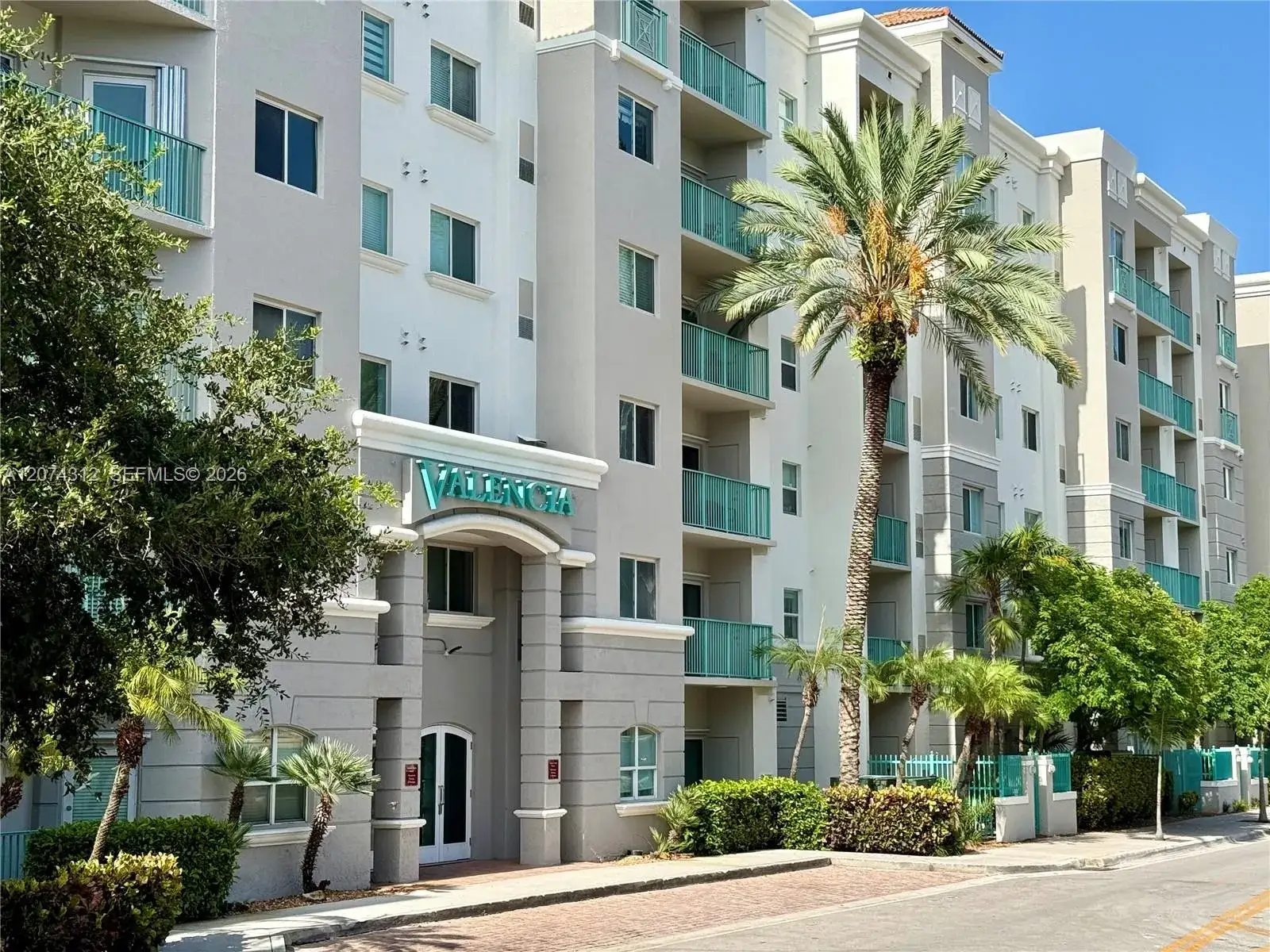 2 bedroom 1 bath Residential for sale at 6001 SW 70th St # 137, South Miami FL 33143